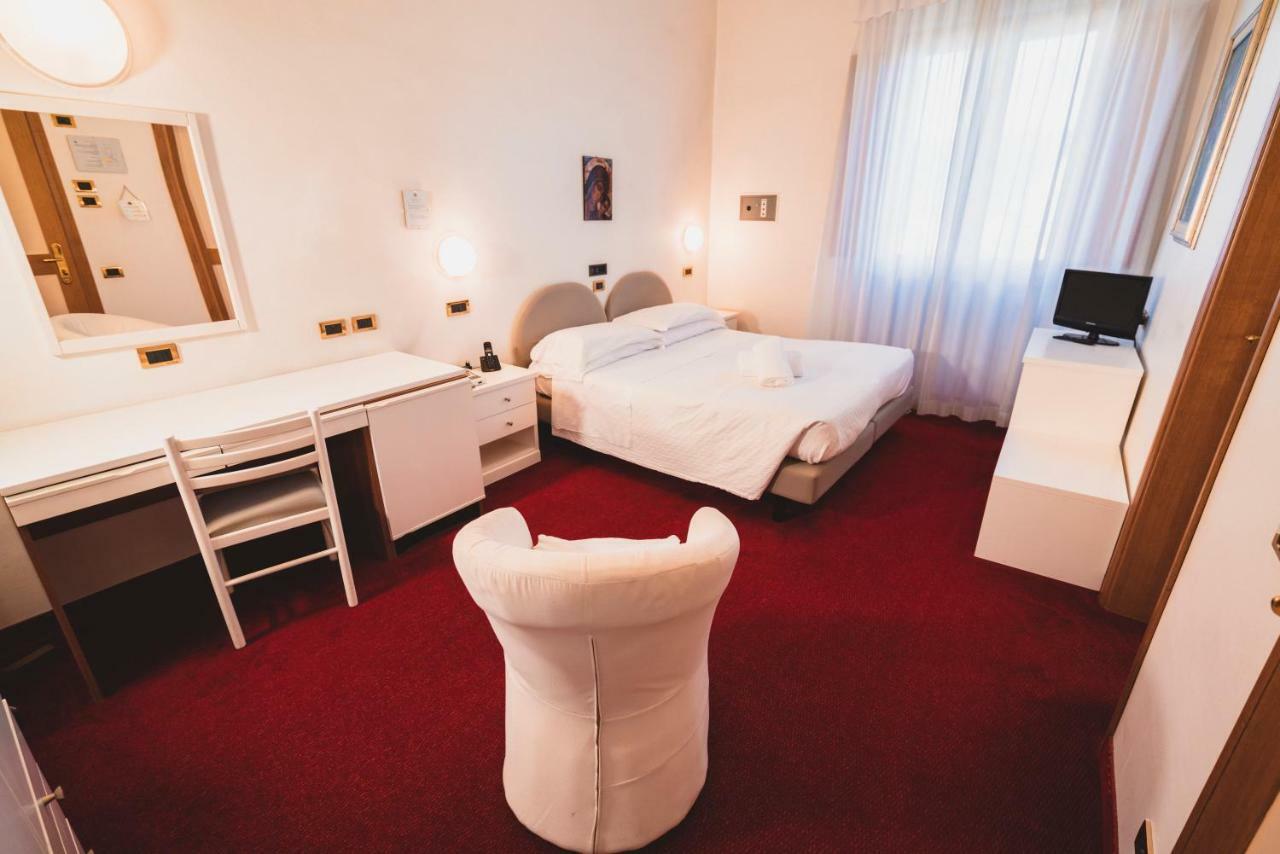 Grand Hotel Milano تْشيانشانو  تيرمي المظهر الخارجي الصورة